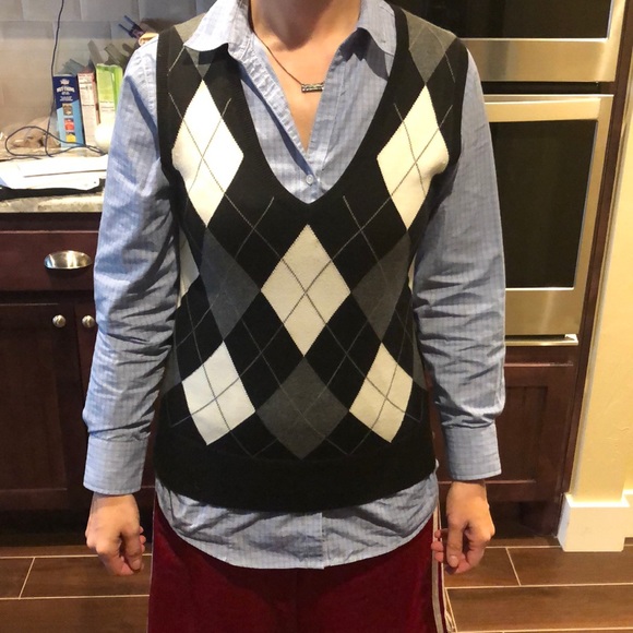 Black grey and cream argyle pattern sweater vest - Picture 3 of 4